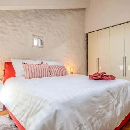 Penthouse Piazza San Giacomo Apartment
